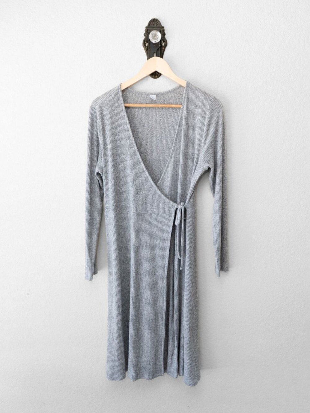 Old Navy Womens L Gray Ribbed Knit Wrap Dress Long Sleeve V Neck Tie Waist - Picture 2 of 16